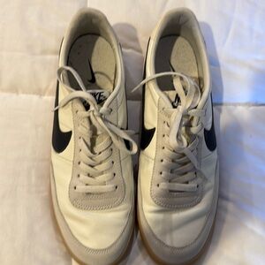 Nike kill shot 2 leather like new with black Nike on shoes. Purchased new.
